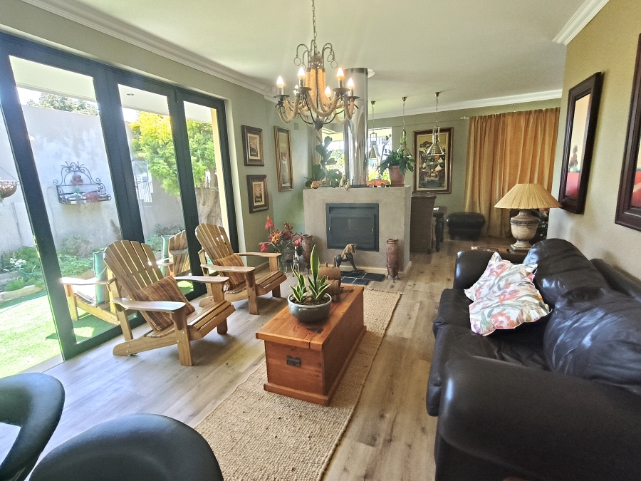 3 Bedroom Property for Sale in Gordons Bay Central Western Cape